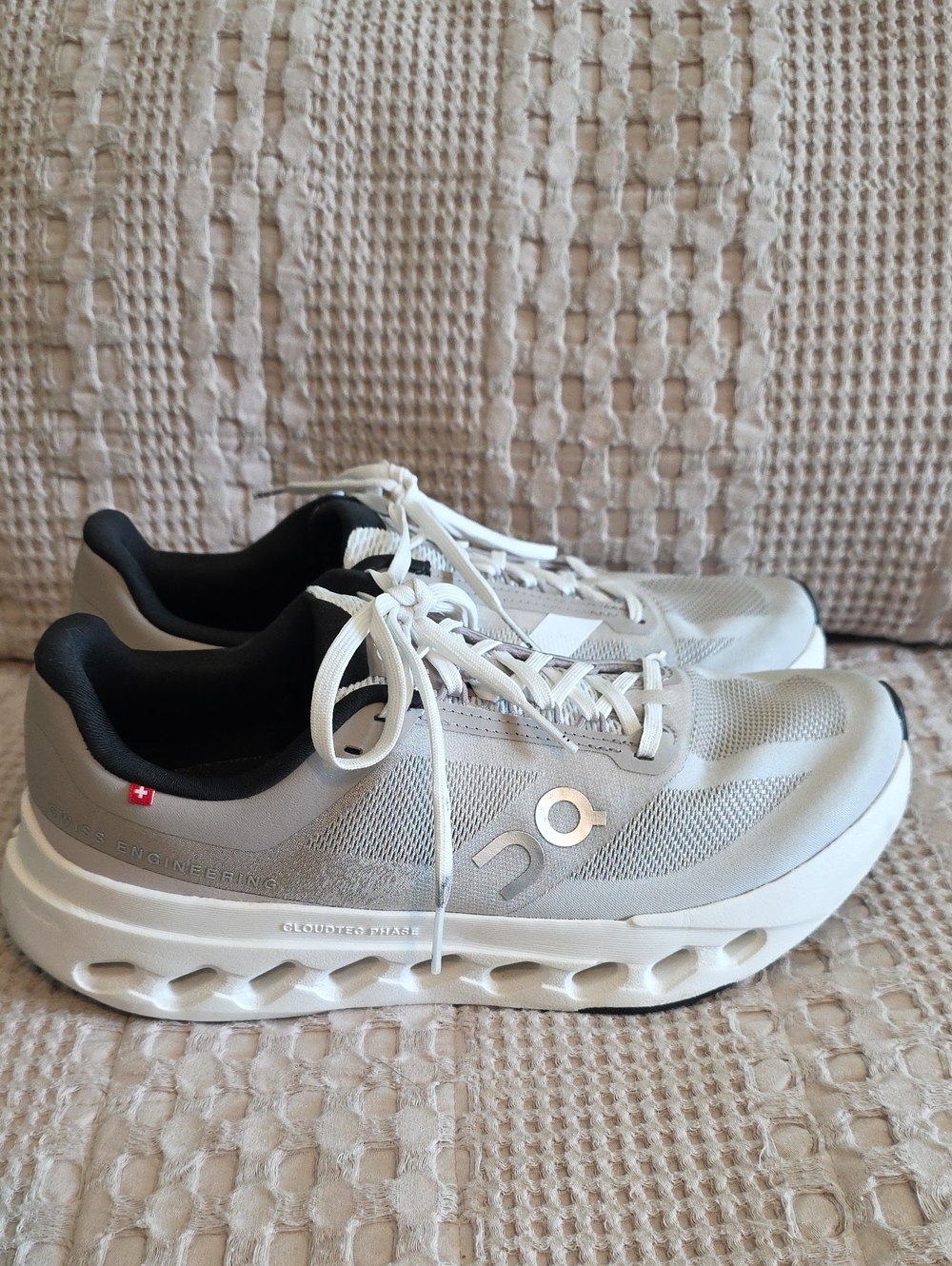 ON Cloudsurfer Next, Size 9